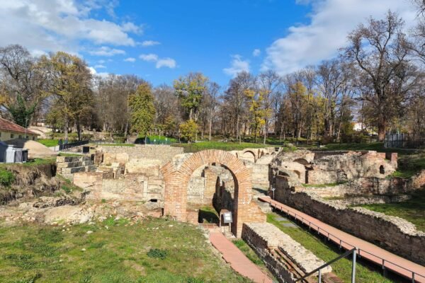 Day Tour to Starosel Thracian Tomb & Hissarya Roman Baths – Lunch Included